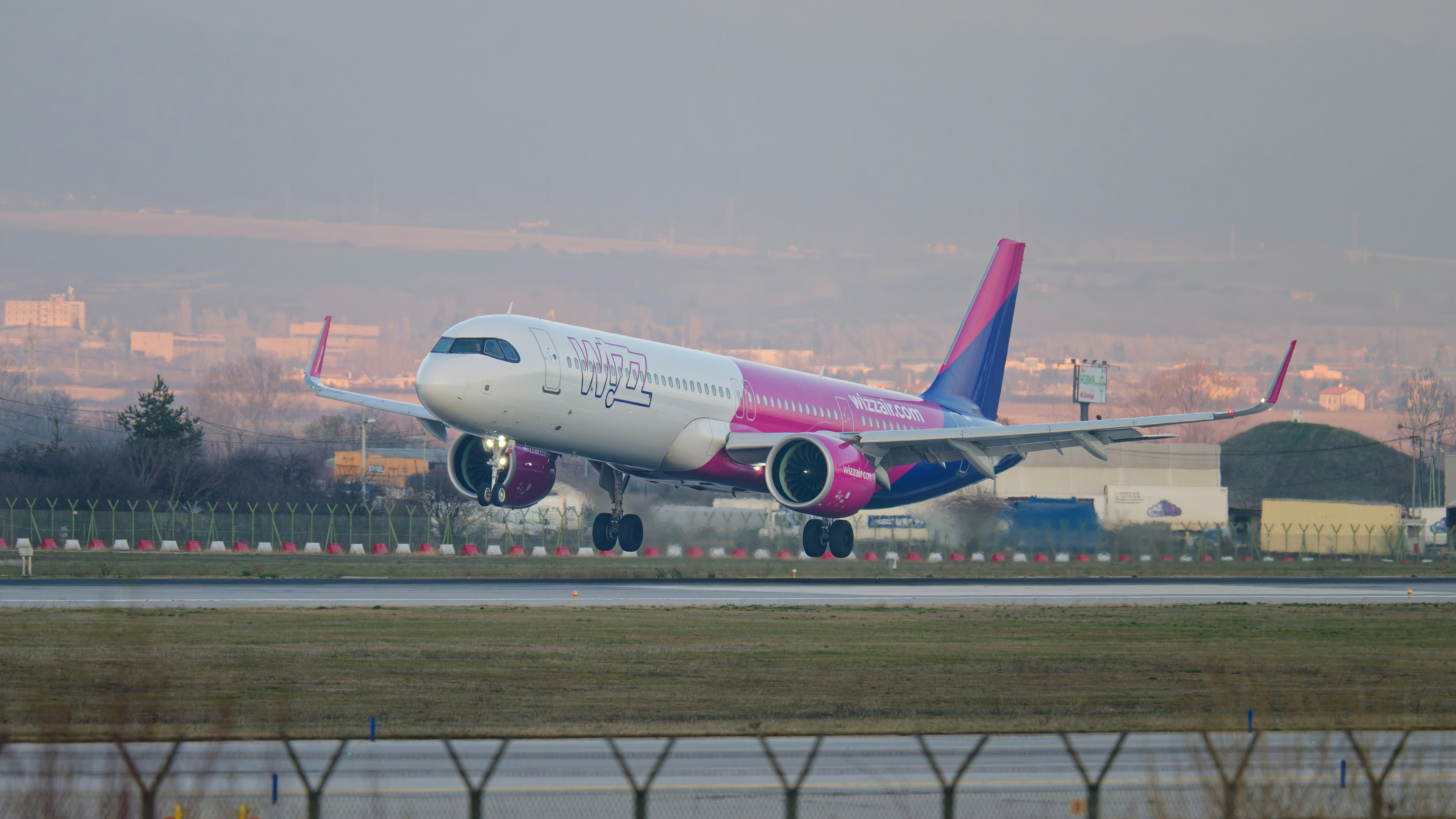 Wizz Air 40×30×20 Carry-On Rules: Skip Priority With the Right Bag