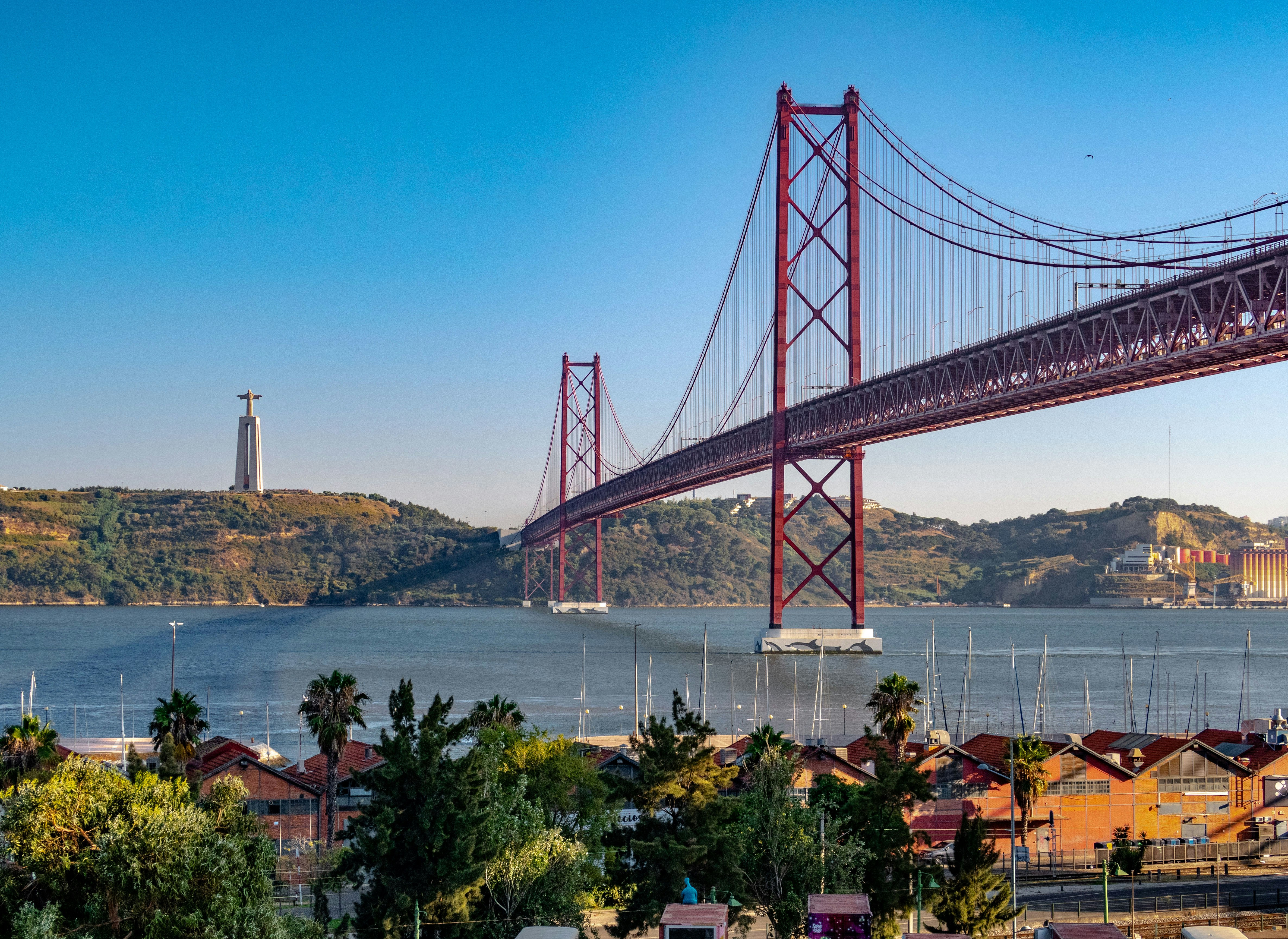 How to Pack a 4-Day Lisbon Trip in a 40×30×20 Underseat Bag